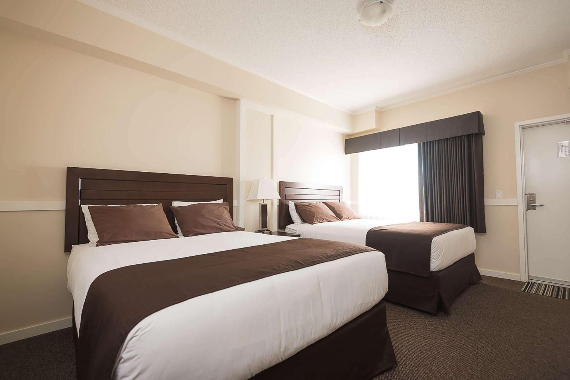 Days Inn By Wyndham Lamont Exterior photo